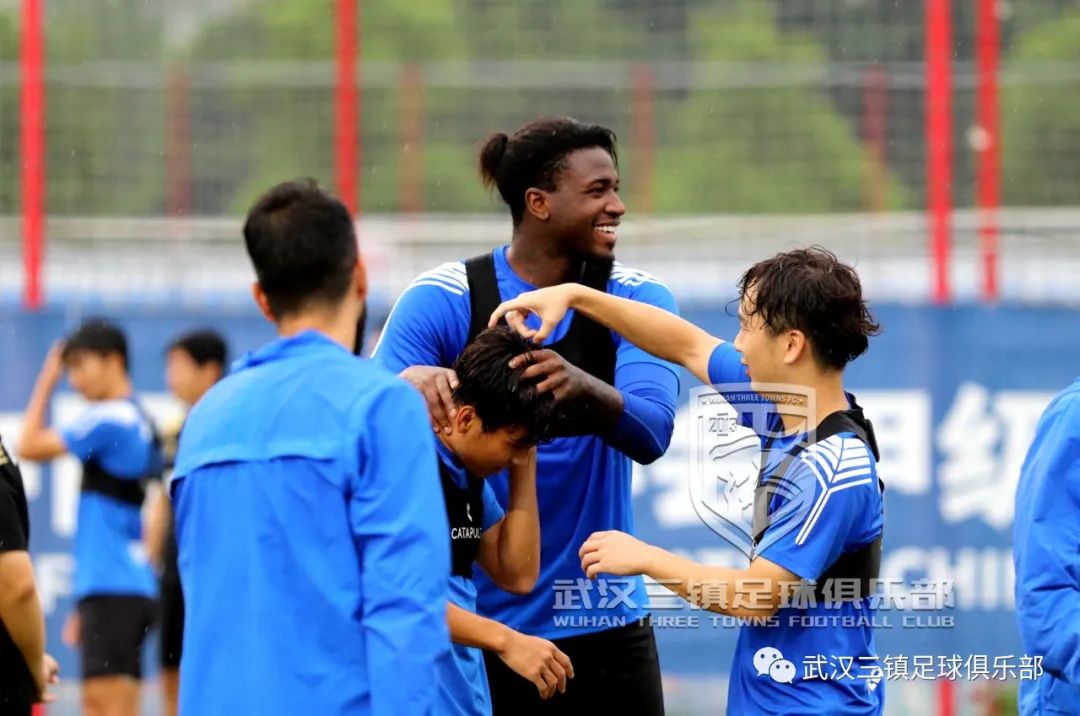 武汉三镇内部会议纪要流出——今晚单刀错失,足总杯使命明确,团队化学反应显著(武汉三镇股改成功) 武汉三镇内部会议纪要流出——今晚单刀错失,足总杯使命明确,团队化学反应显著(武汉三镇股改成功)