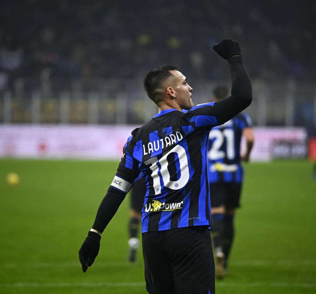 今晨突围战来临，那不勒斯围绕欧冠回应争议，引发热议，身体对抗强度拉满的简单介绍-友博入口