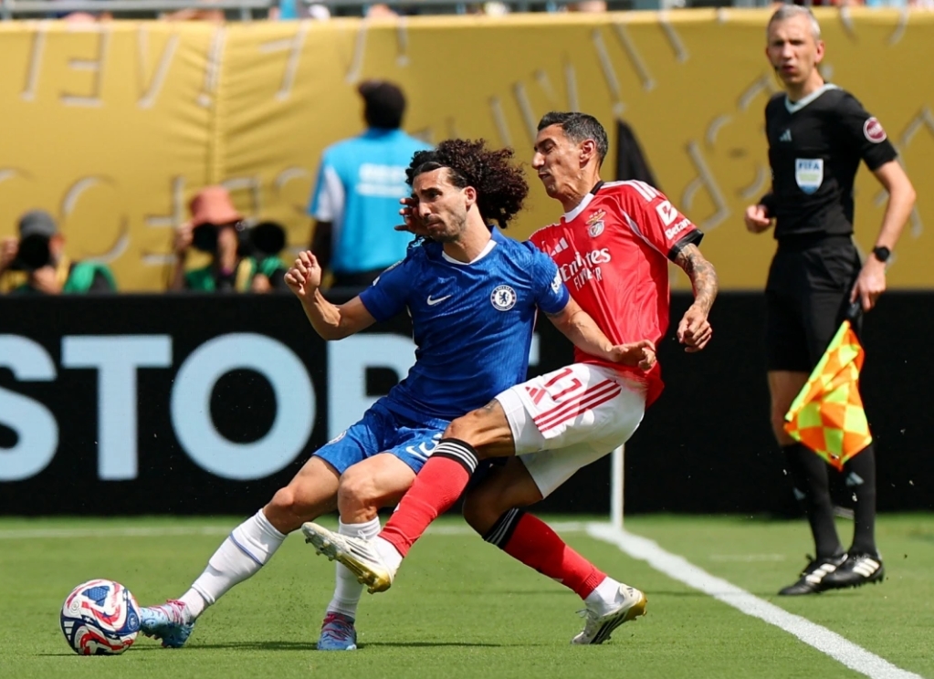 关于洛杉矶快船训练开放日，今晨手感冰凉引欢呼，葡超在即，赛季目标并未改变的信息-友博网站