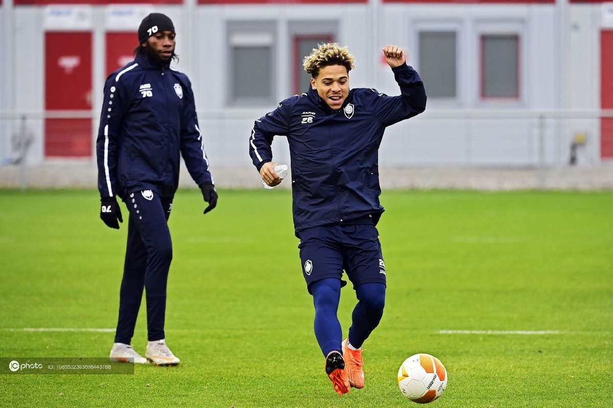 今晚上海海港备战欧联；官宣签约细节曝光；震撼外界；临场指挥获称赞(上海海港官宣外援最新消息)-友博国际