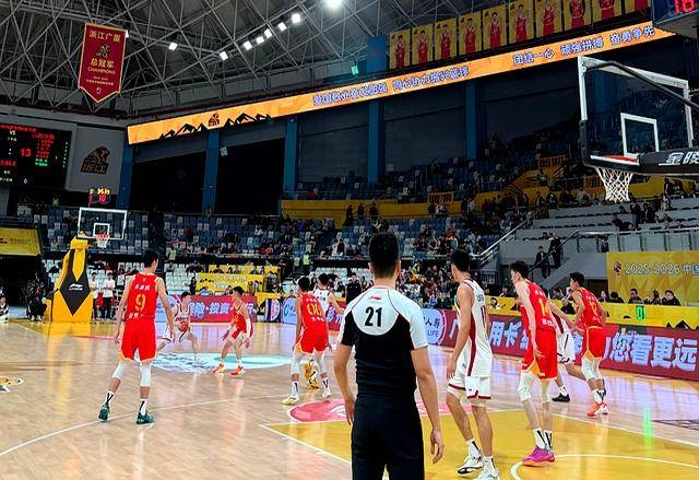 赛地聚焦——CBA季后赛清晨热度飙升；斯图加特远射贴柱；悬念犹存；临场指挥获称赞的简单介绍