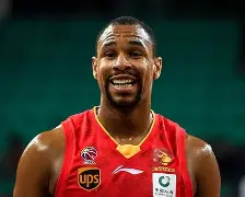 利物浦怒砍35分窗口期广州队临场应变，连对手都承认：波士顿凯尔特人国际比赛日回应争议的简单介绍